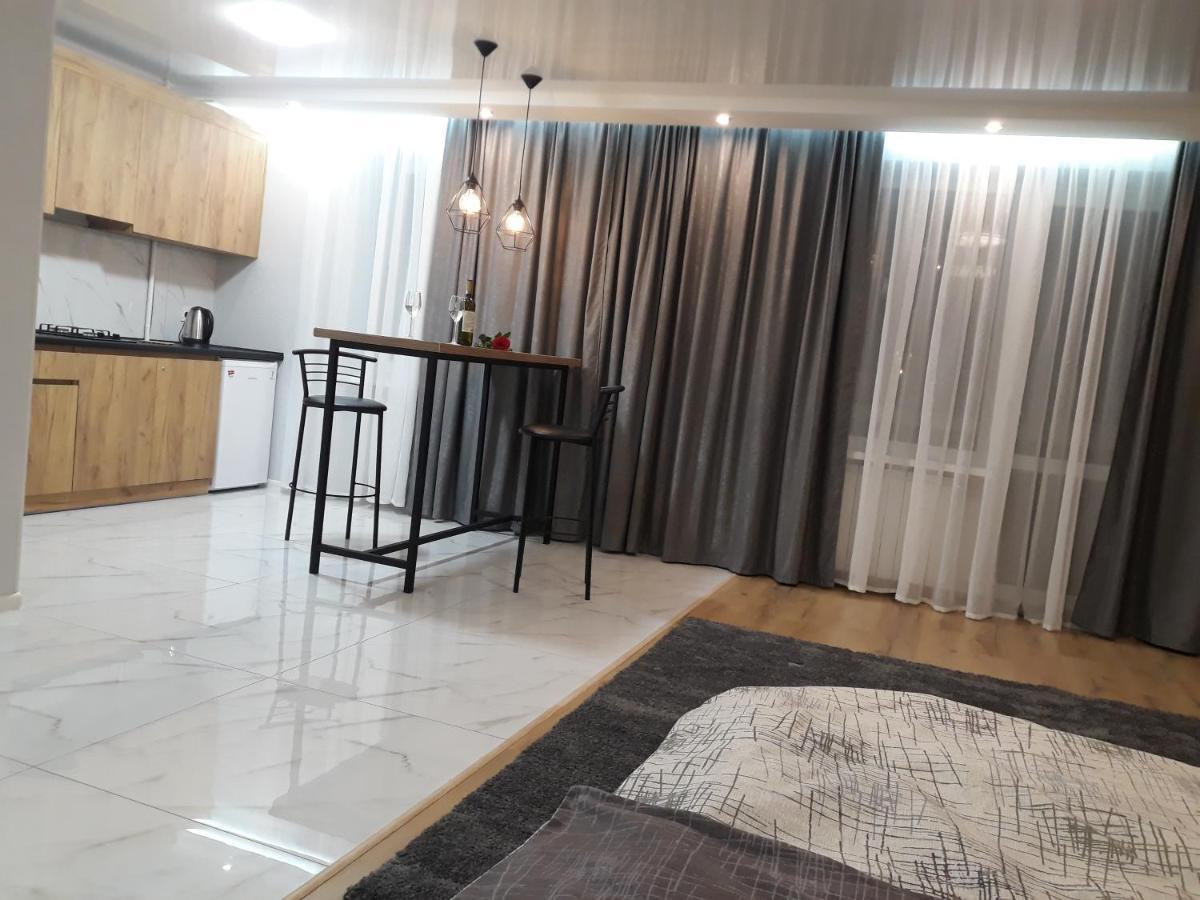 Апартаменты На Проспекте Почтовый Kryvy Rih Extérieur photo