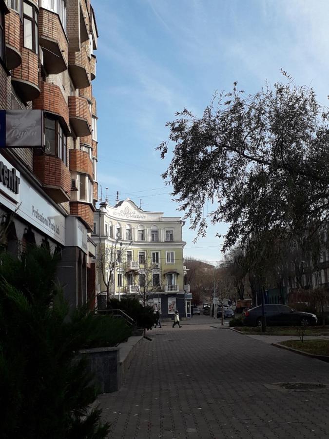 Апартаменты На Проспекте Почтовый Kryvy Rih Extérieur photo